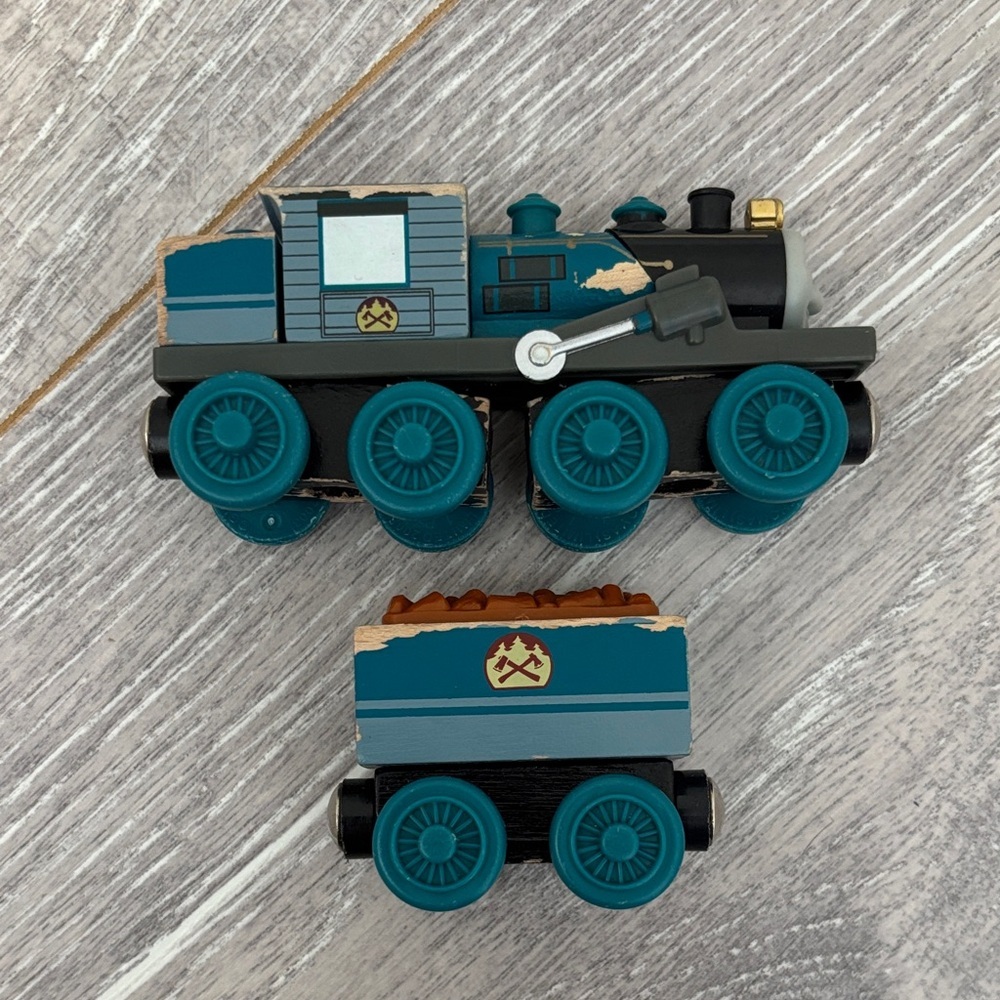 Wooden Ferdinand with Tender - Picture 8 of 8